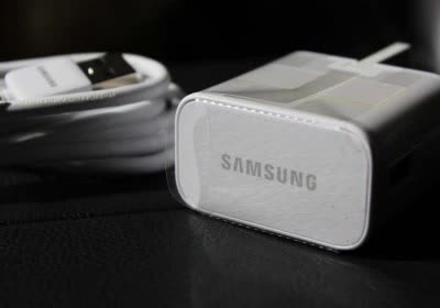 rumors samsung apple-mocking facebook rumor bundle battery charger