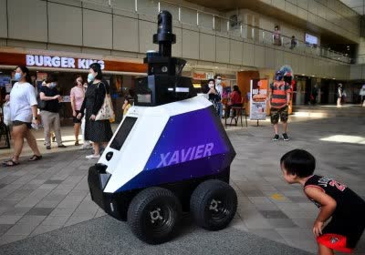 singapore crime robots