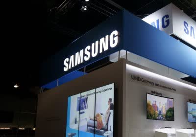 samsung oled stretchable display with video