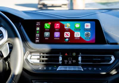 apple plan cars iphone control seats radio carplay