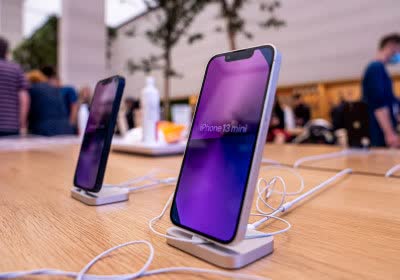 man duped apple replacing fake iphones authentic devices worth million convicted sentenced iphone china crime counterfeit
