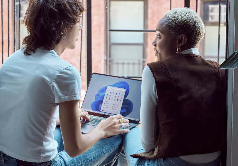 windows 11 pro manage users