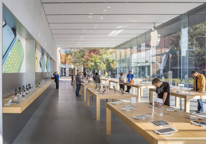 Apple to increase retail employees' base pay to 22 p/h amid