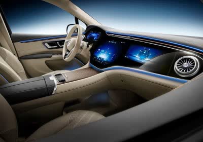 mercedes-benz eqs suv hyperscreen display