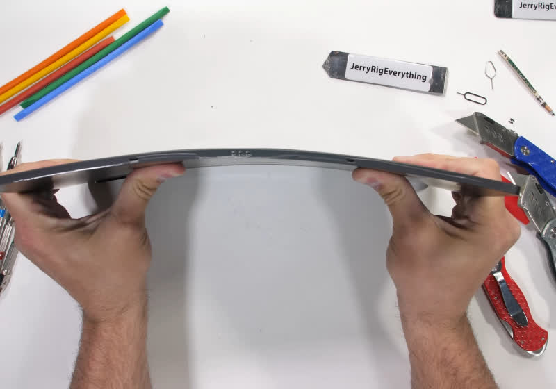Dangerously thin iPad Pro proves surprisingly robust in bend tests - Vimarsana News