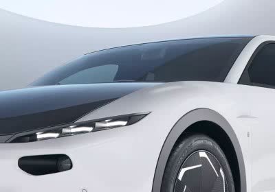 lightyear startups solar power electric cars