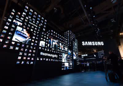 samsung smartphone smartwatch foldable