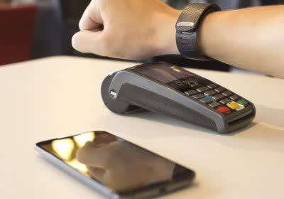 apple iphone nfc lawsuit legal antitrust apple tax apple pay