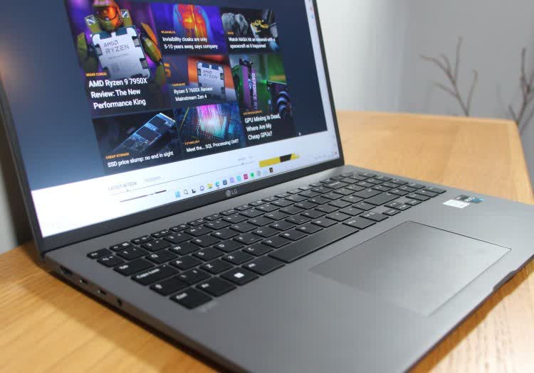 laptop weight lg ultraportable battery hardware thin and light lg gram