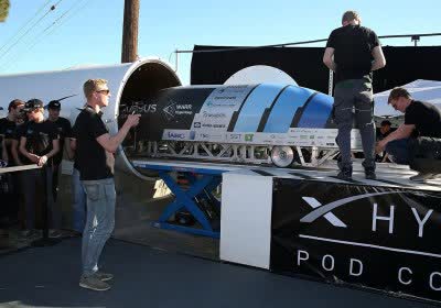 space hyperloop los angles elon musk virgin richard branson virgin hyperloop with video
