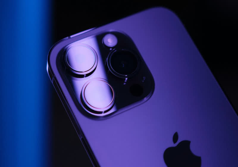 Most Apple iPhones in the US are sold through carriers TechSpot