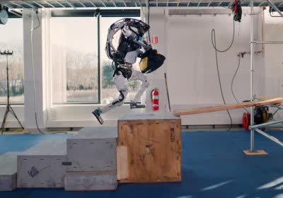 boston dynamics atlas robots with video
