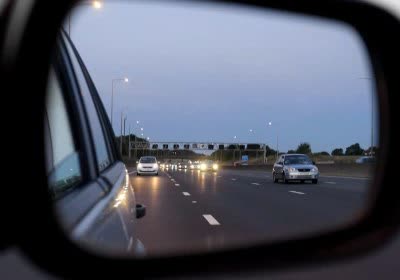 scientists created mind-bending mirror reflects time