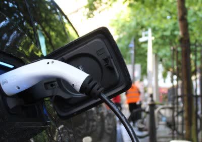 falling evs electric cars raw material