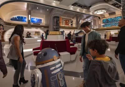 disney star wars galactic starcruiser entertainment theme park with video