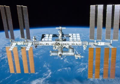 international space station pollution