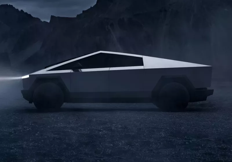 Tesla Cybertruck sales collapse, company accepts trade-ins with extreme depreciation