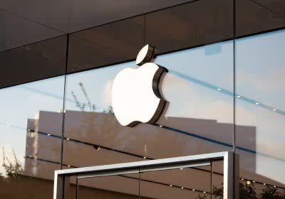 apple russian app store russia fine ukraine monopoly fas