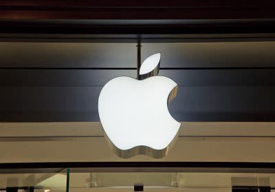 apple lawsuit crime leak trade secrets wall street journal apple vision pro
