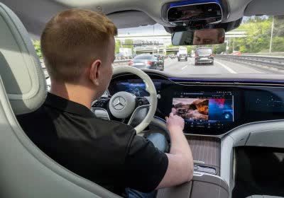 mercedes-benz level self-driving autonomous vehicle with video