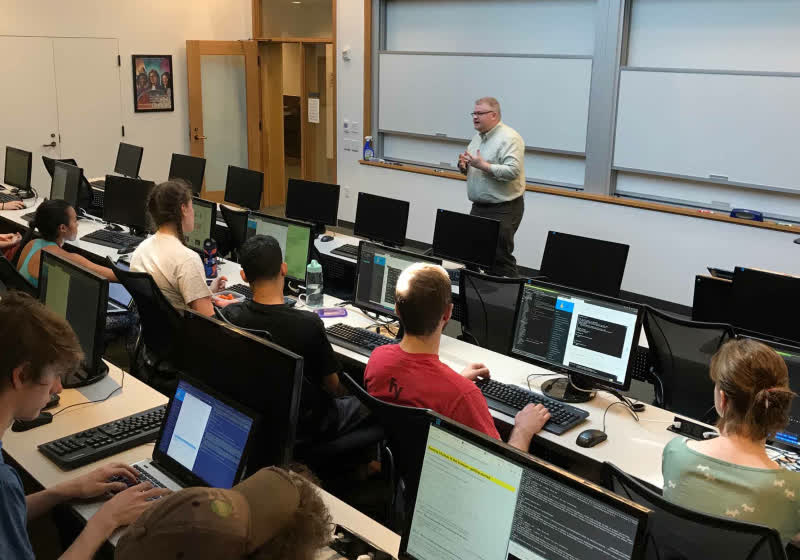 Computer science coding classes deemphasize syntax as professors teach ...