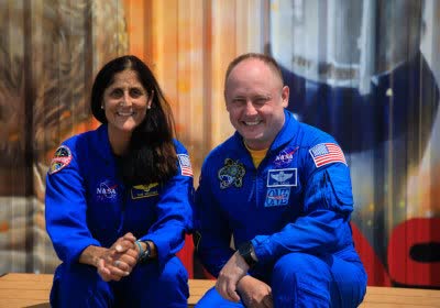 stranded starliner with video nasa boeing starliner spacex