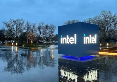 struggling intel intel altera pat gelsinger chipmakers intel foundry