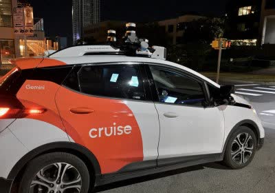 cruise restructuring general motors autonomous vehicle robotaxi super cruise