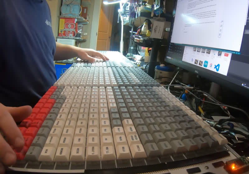 Forget QWERTY, this absurd keyboard has 1,000 keys and types words instead of letters