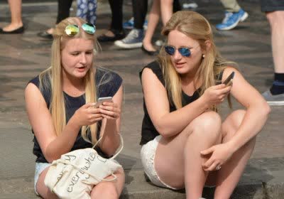 teens iphones instagram spotify iphone survey