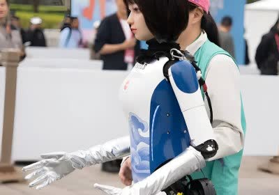humanoid china robots race with video