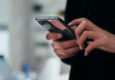 smartphone iphone shipments global smartphone market slowdown phones canalys