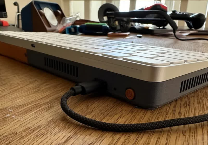 Modder transforms Apple Magic Keyboard into a custom Steam Deck desktop