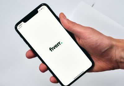 fiverr ceo layoffs ai