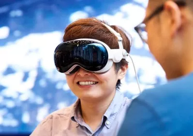 apple vision pro meta-style strategy meta smart glasses apple vision pro