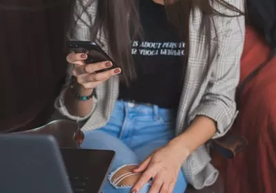 instagram advertising privacy spying surveillance