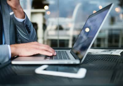 global windows eol lenovo idc market share shipments tariffs windows 11