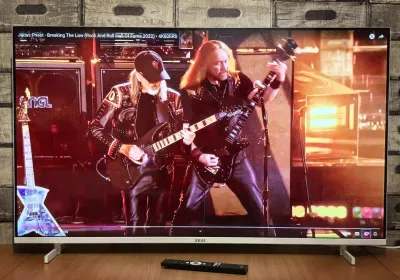 youtube streaming tv content creator with video