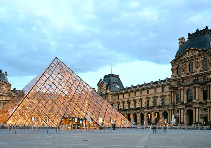 Louvre heist exposes museum's history of security failings: used 'LOUVRE' as a password, still ran Windows 2000