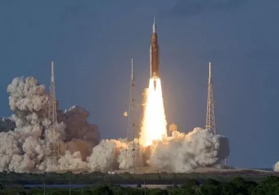 nasa artemis orion space launch system moon