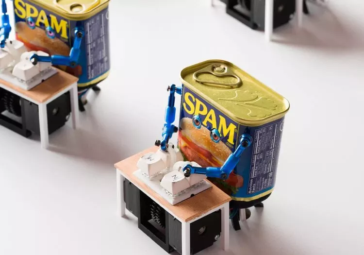 spammers reddit spam seo healthcare moderators chatbots