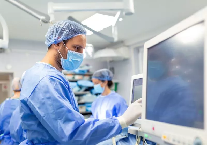 For the first time, AI guides surgeons through a brain tumor operation