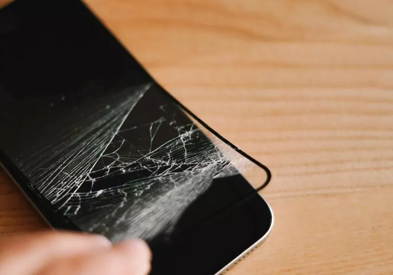 Apple's new hardware chief says seeing screen protectors used on iPhones makes his "skin crawl"